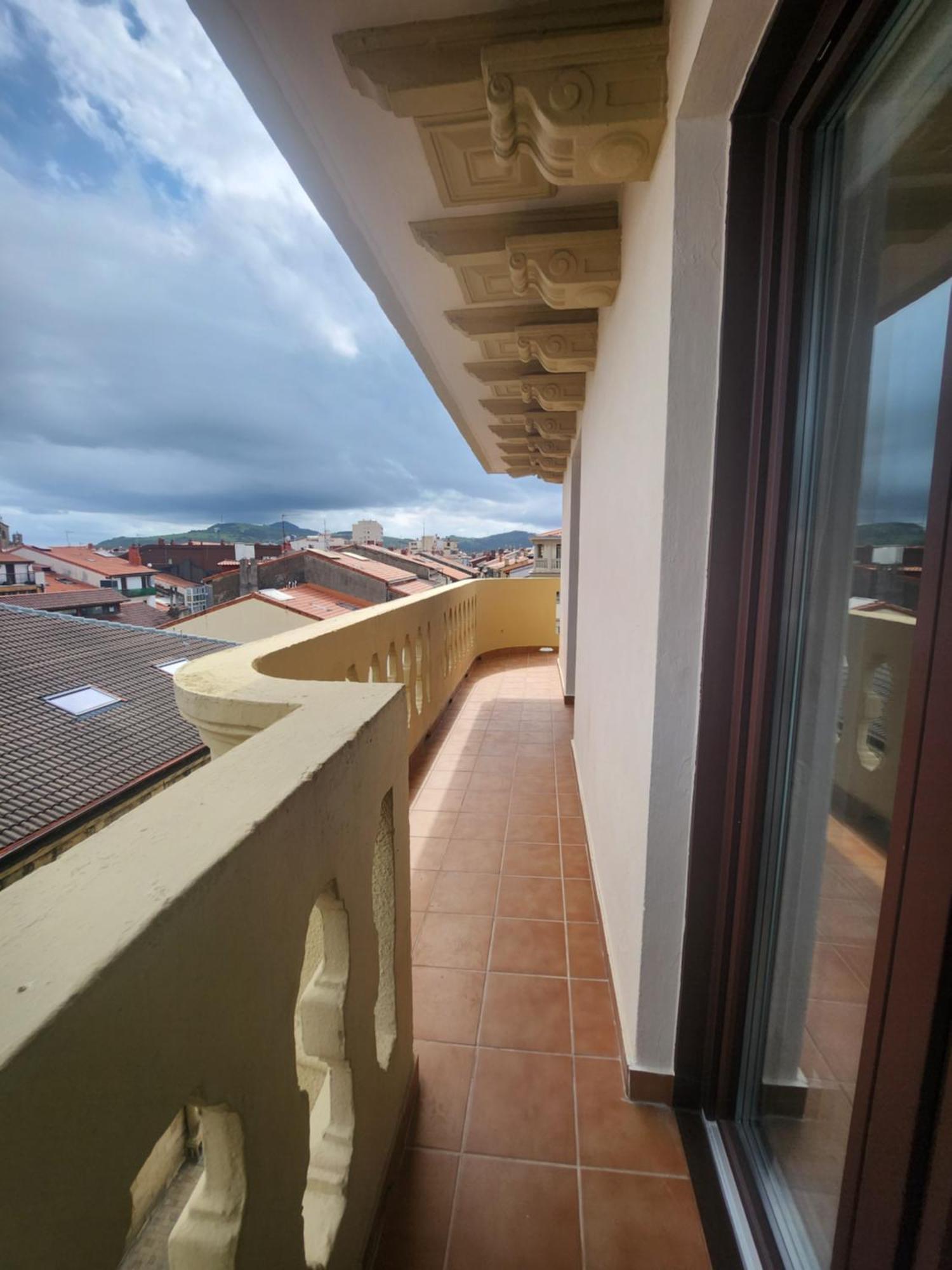 Piso Centrico Amplio-Luminoso Apartment Zarautz Luaran gambar